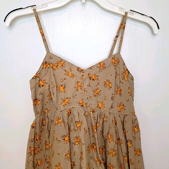 Handkerchief-bottom Shirt - Picture 2 of 4